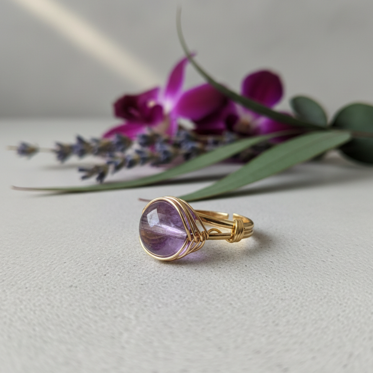 Luminous Essence Anel Ajustável de Jade Púrpura - Energiza.ME - Acessórios em Pedras Naturais e Terapias Luminous Essence Anel Ajustável de Jade Púrpura - Energiza.ME - Acessórios em Pedras Naturais e Terapias