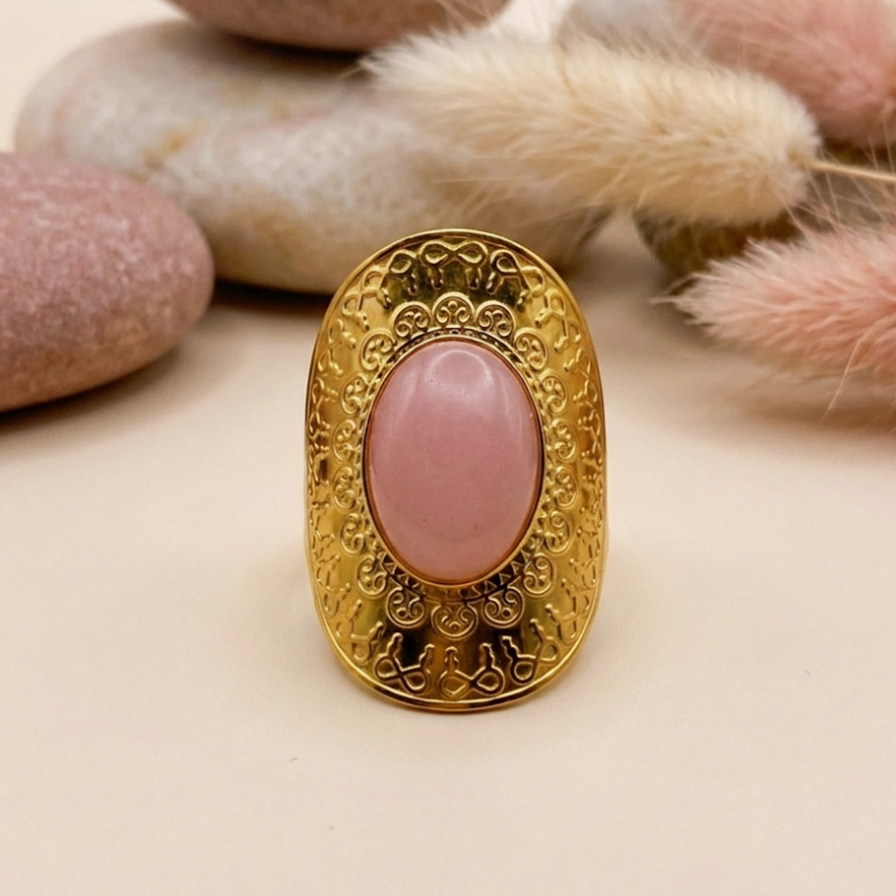 Luxuoso Anel Ajustável Quartzo Rosa - Energiza.ME - Acessórios em Pedras Naturais e Terapias Luxuoso Anel Ajustável Quartzo Rosa - Energiza.ME - Acessórios em Pedras Naturais e Terapias