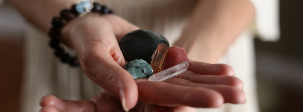 Perguntas Frequentes (FAQ) - Energiza.ME - Terapias Complementares e Acessórios de Pedras Naturais Energizados com Reiki e Geometria Sagrada